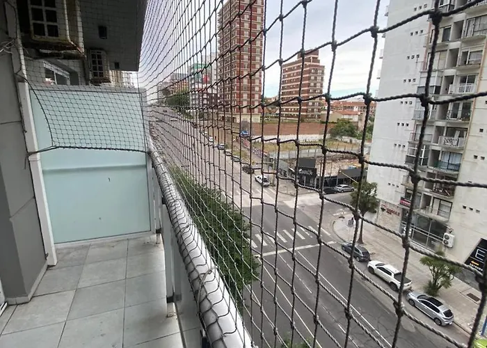 Check And Home - Gueemes III - 4 Huespedes Con Balcon Al Frente